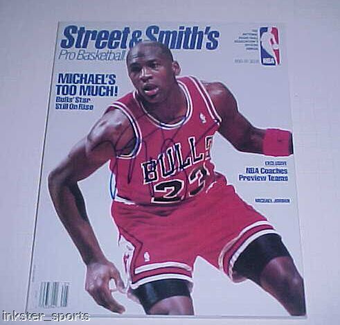 MICHAEL JORDAN Chicago Bulls Signed STREET & SMITH Basketball MAGAZINE 