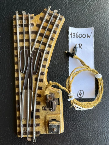 Märklin Spur H0 und Weichen links Schienen