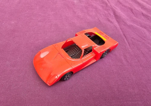 Modellini statici di auto da corsa sportive e turistiche in plastica scala 1:48