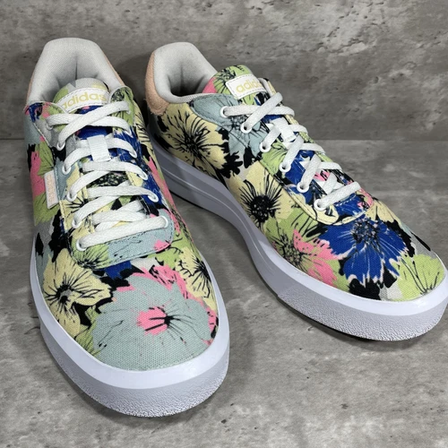 Planos planos florales Adidas para mujer