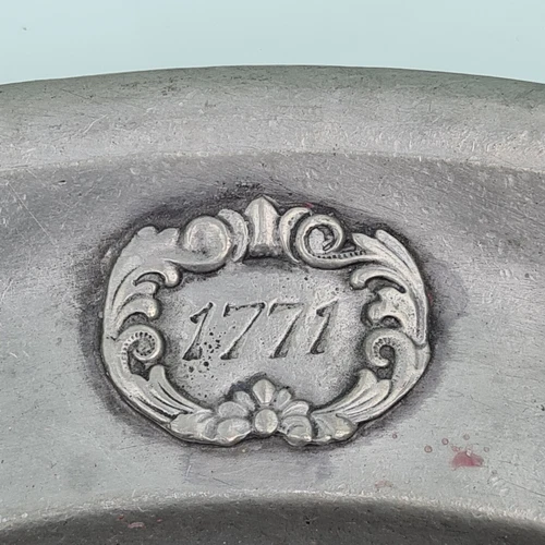 Teller, Tabletts & Platten Metallobjekte & Metallgegenstände