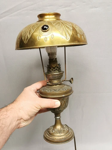 Éclairage et lampes du XIXe siècle en laiton art nouveau