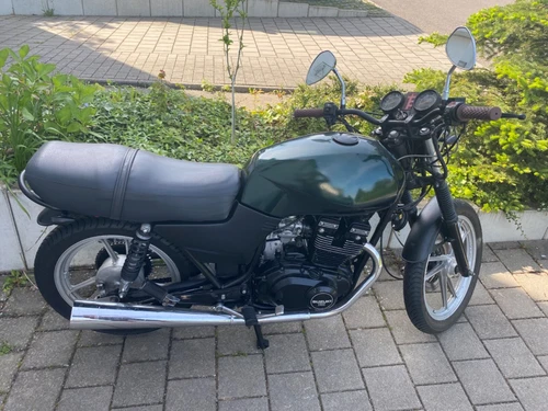 Suzuki Motorräder mit 251-500ccm Hubraum