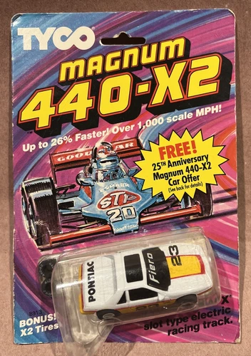 Carros em metal fundido de Fabricação antiga TYCO