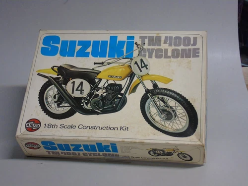 Modellini statici di moto e quad scala 1:8 per Suzuki