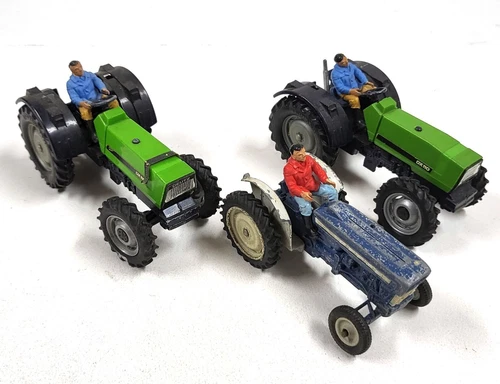 Modellini statici di mezzi agricoli trattori Scala 1:10