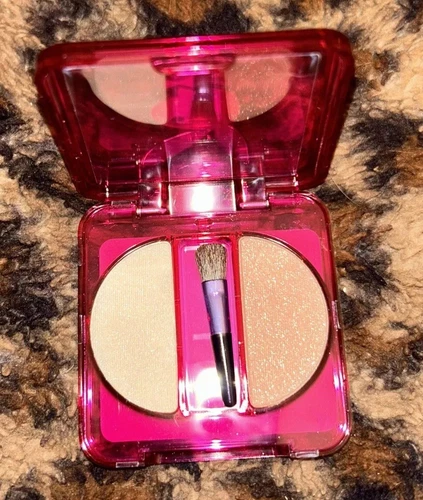 Productos para sombras de ojos en polvo prensado brillante de Playboy