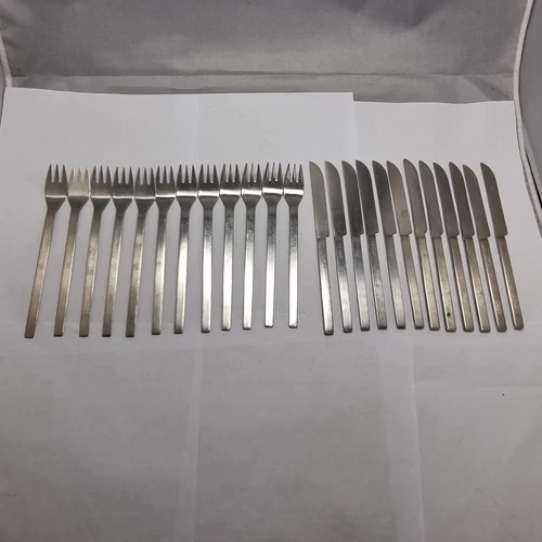 MONO Essbesteck-Sets aus Edelstahl